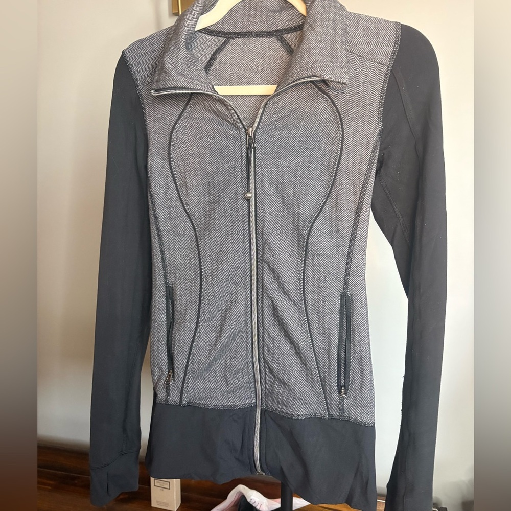 Lululemon Black and Gray Utility Jacket - Picture 2 of 6